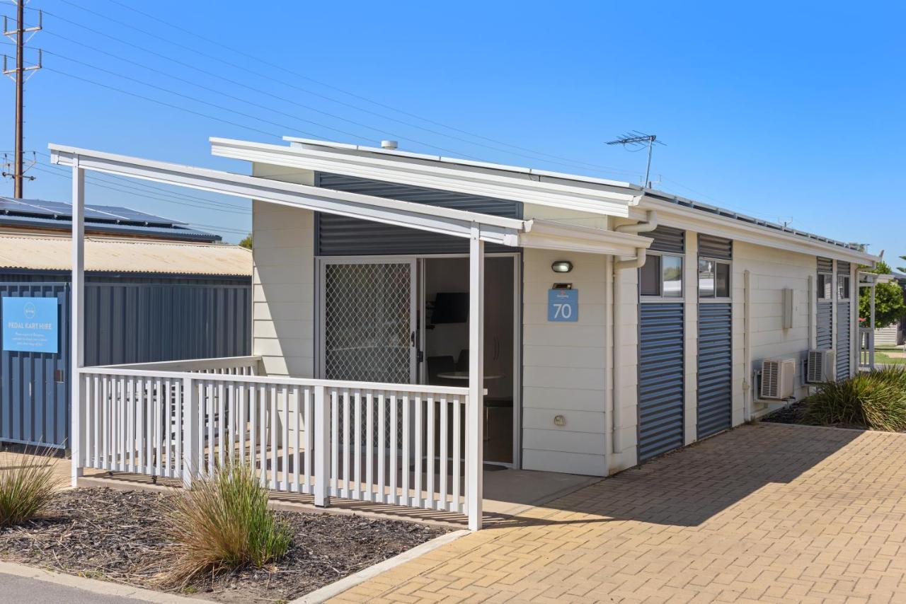 Discovery Parks - Adelaide Beachfront Exterior photo