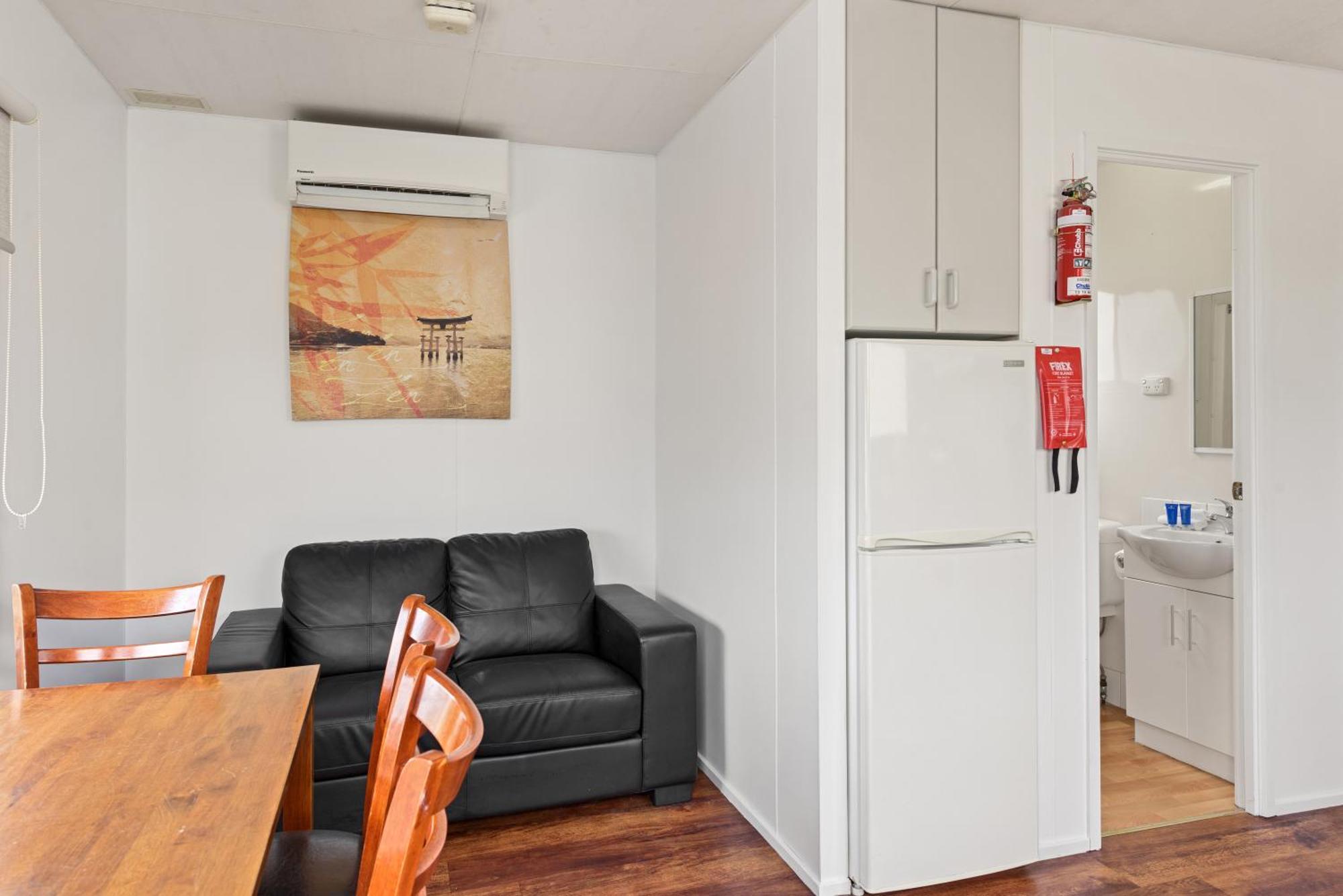 Discovery Parks - Adelaide Beachfront Room photo